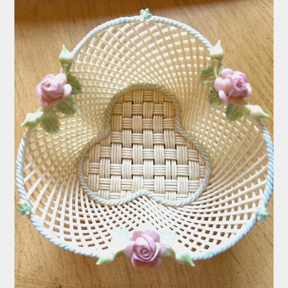 Belleek Porcelain Weaved Basket Shamrock Heart Roses Bowl Dish Roses MINT
